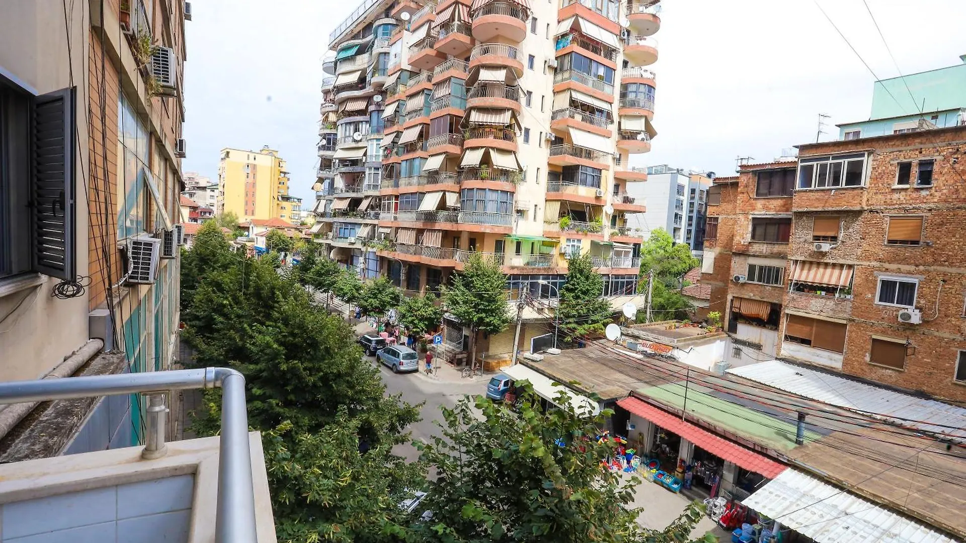 New Bazar Selvia Apartment Tirana 0*,  Albanien